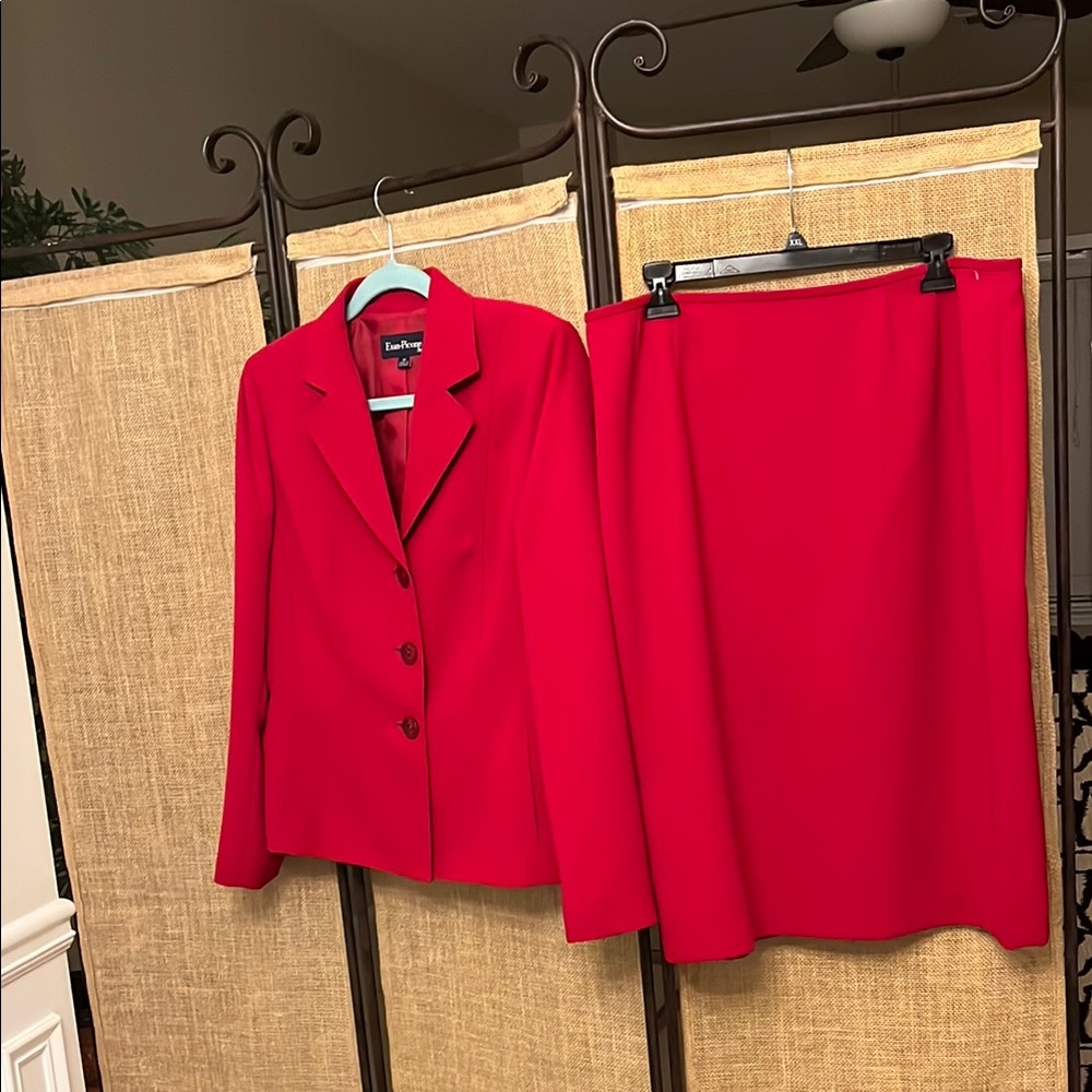 Women’s Evan Picone Vintage 2 piece skirt suit. Red. Size 14